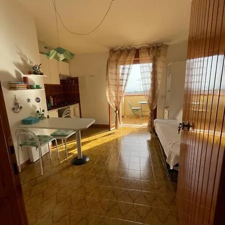 Appartamento квартира в тихом районе с видом на город и море Scalea